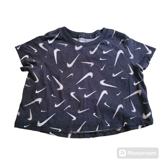 Girl's Youth Size Medium Cropped Nike Tee - Picture 1 of 4